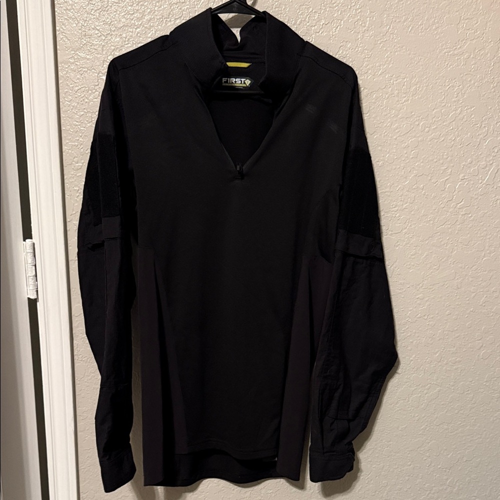 Men’s Black Long-Sleeve Quarter-Zip Shirt